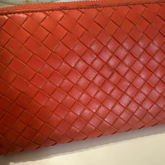 Bottega Veneta Large Braided Wallet With Zip - Picture 9 of 16
